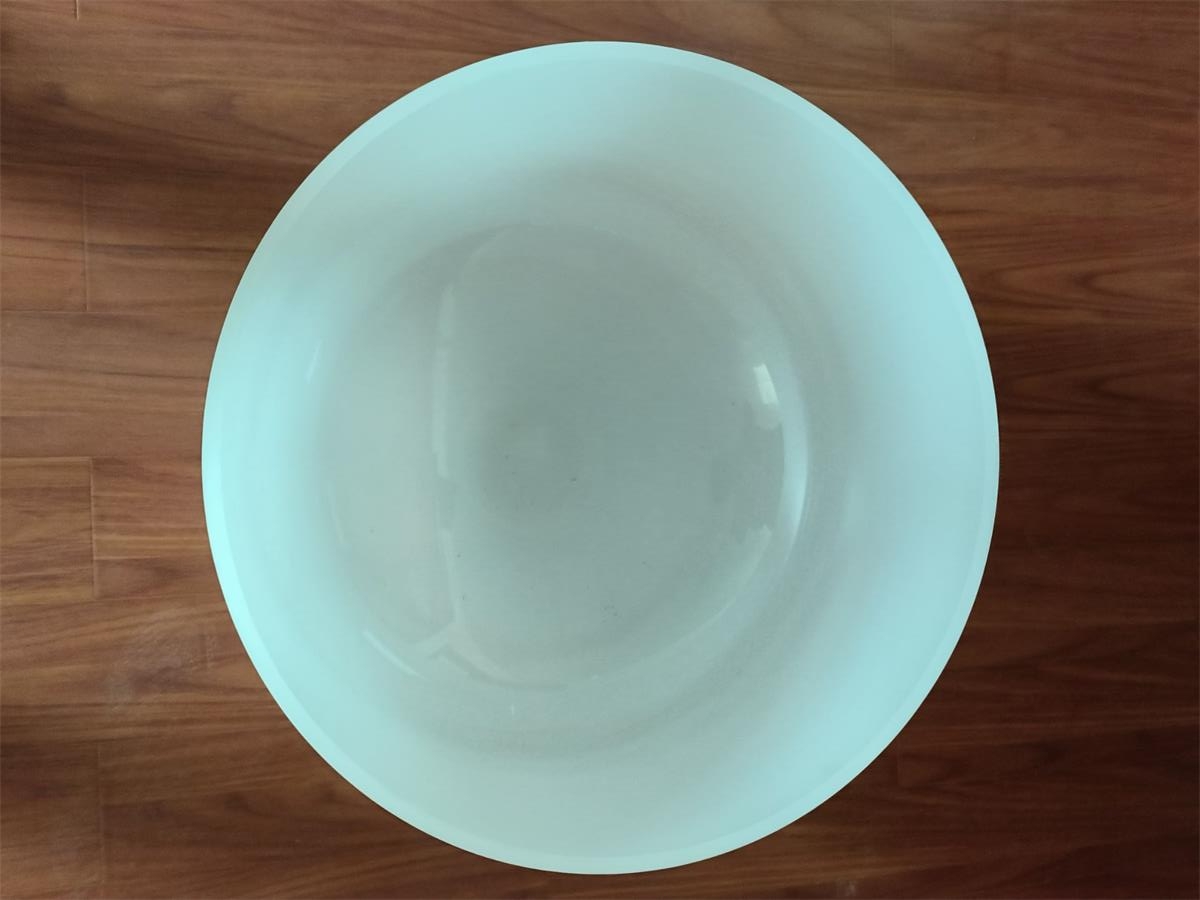 Introduction et inspection sur site du creuset de quartz