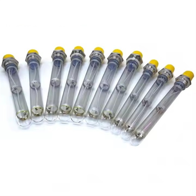 Quali sono le differenze tra il vetro al quarzo e il vetro normale nel riscaldatore