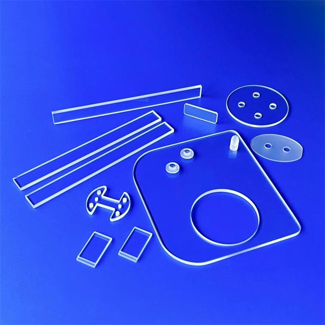 石英ガラスの利点と用途は何ですか