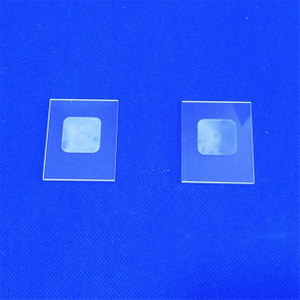 Plaque de verre de quartz personnalis&eacute;e pour microscope