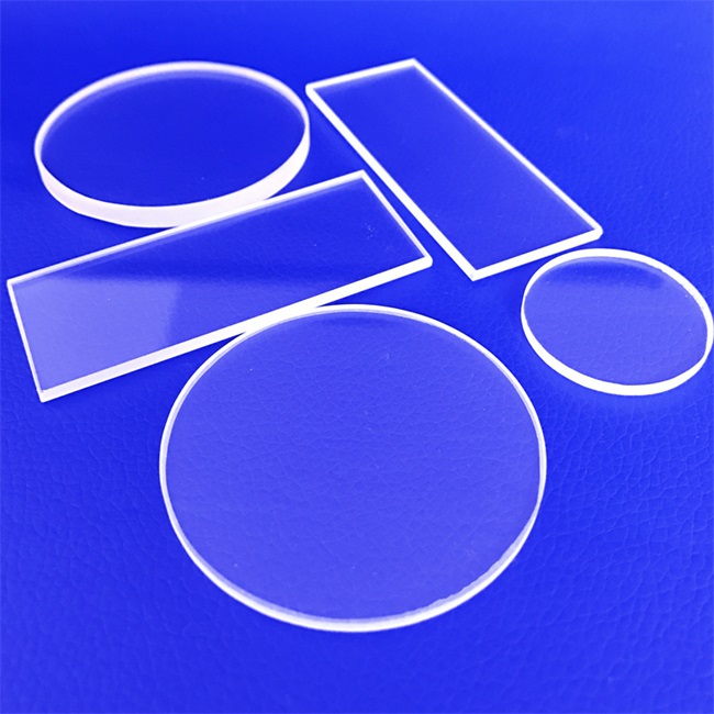 光学における石英ガラスプレートの用途は何ですか