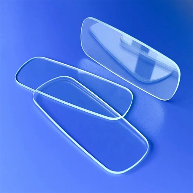 Quali sono le applicazioni del vetro al quarzo JGS2 negli esperimenti chimici