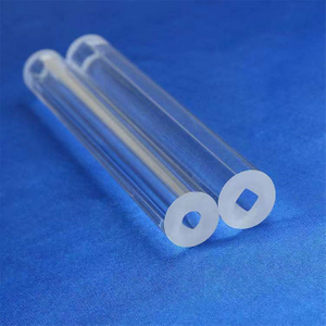 Tube en verre de quartz chauff&eacute; par traitement thermique